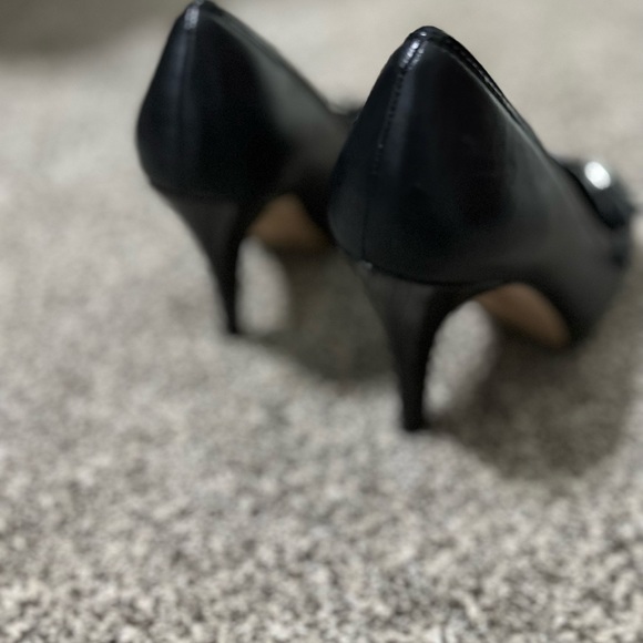 Black high heels - Picture 3 of 3